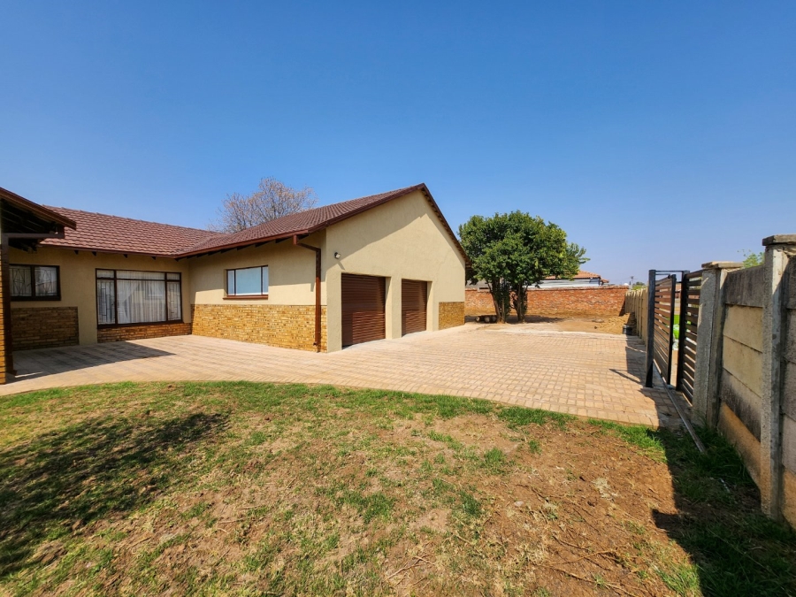 3 Bedroom Property for Sale in La Hoff North West